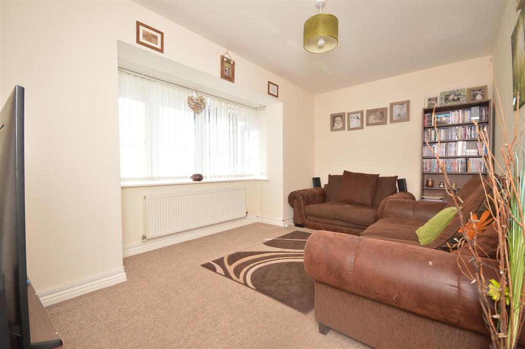 Gabriel Crescent, Lincoln 4 bed detached house £995 pcm (£230 pw)