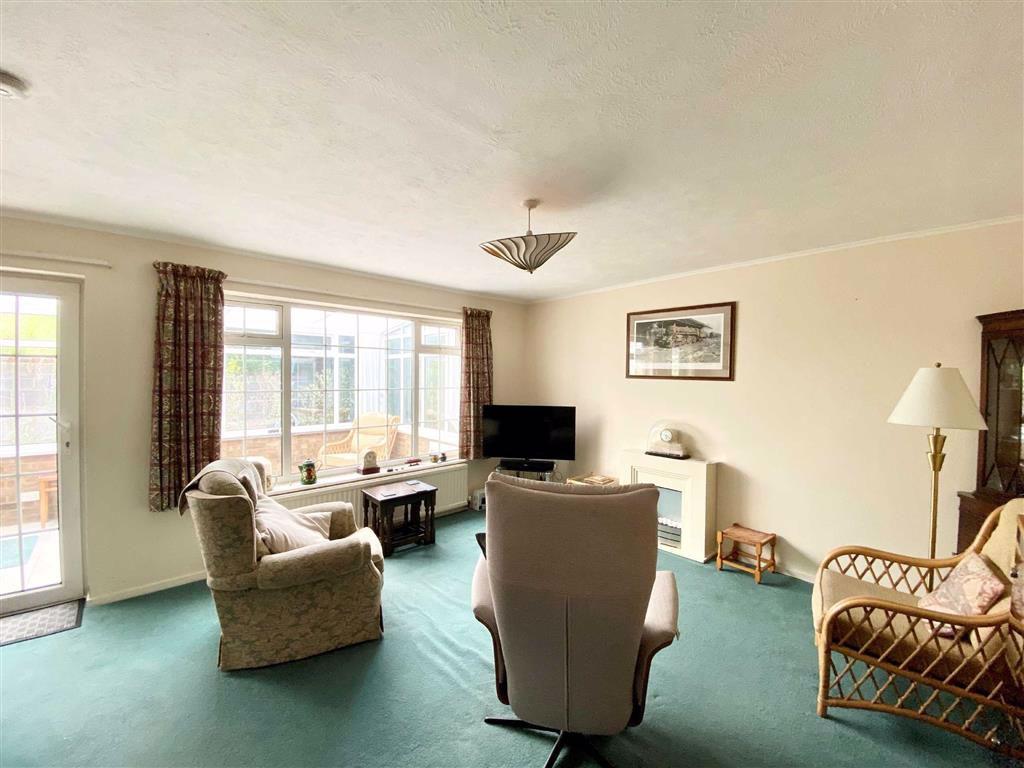 Barn Close, Seaford, East Sussex 2 bed semidetached house £295,000
