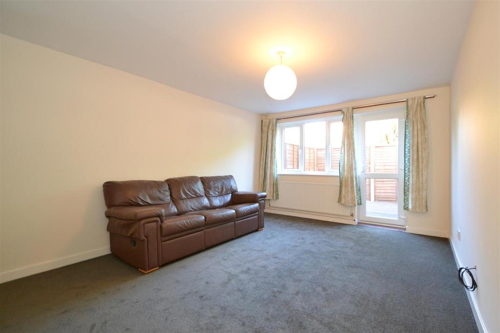 Frederick Road, Malvern 2 bed end of terrace house £750 pcm (£173 pw)