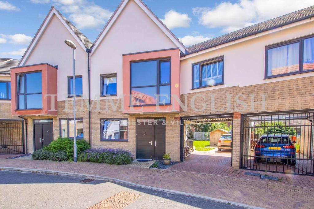 Endeavour Way, Colchester 3 bed semidetached house £390,000