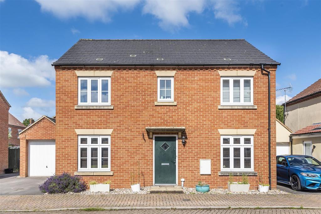 Quakers Road, Devizes 4 bed detached house £385,000