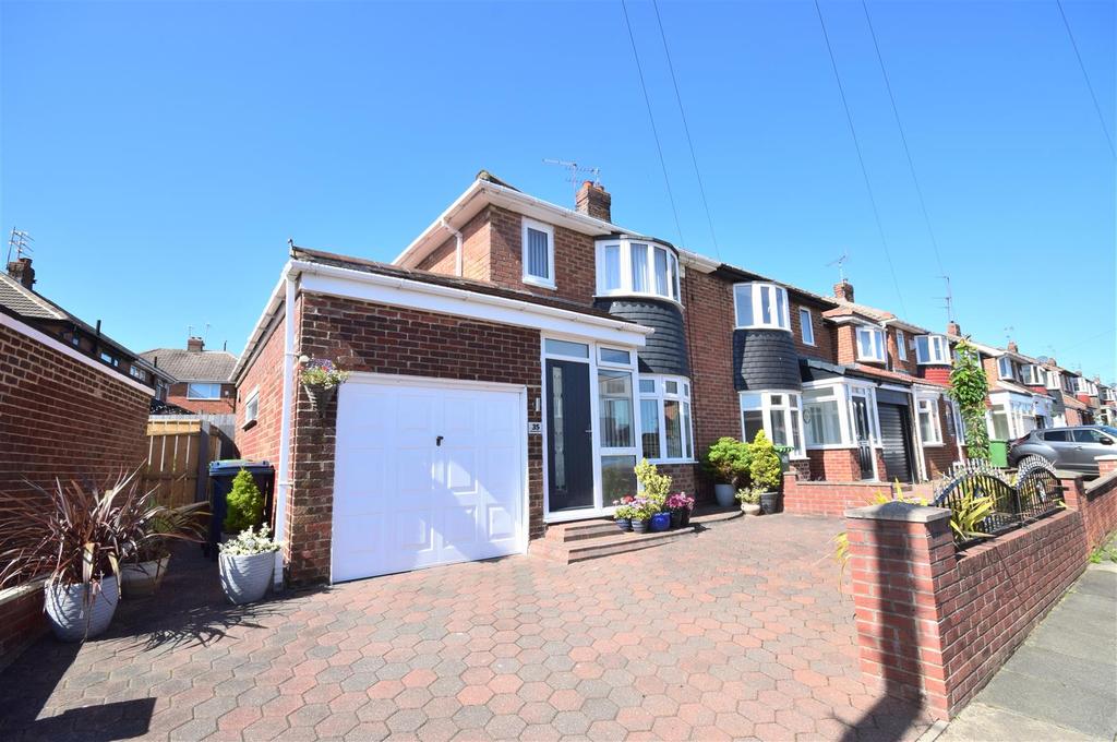 Stainton Grove, Seaburn Dene, Sunderland 2 bed semidetached house £