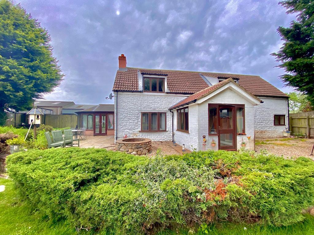 Atwick Road, Hornsea 4 bed house £1,250 pcm (£288 pw)