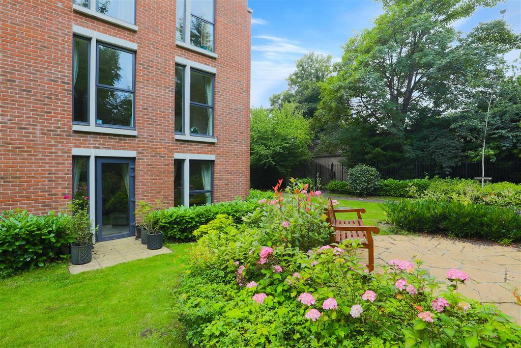 Apartment patio area.jpg