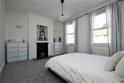 4 Dunkeld Road, London, SE25 6QH