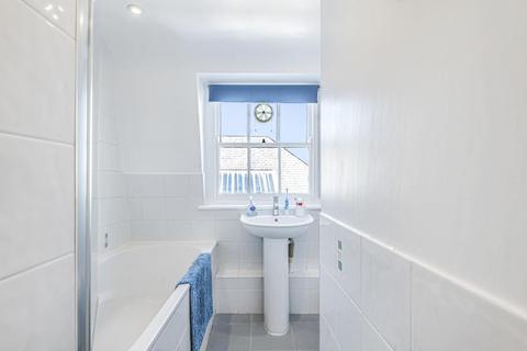 Flat 4, 24 Old Devonshire Road, London, SW12 9RB