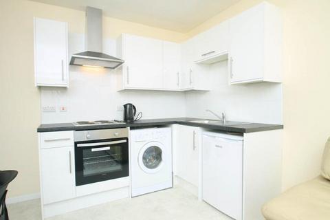 1 bedroom flat to rent, Parkwood Street, Keighley, BD21