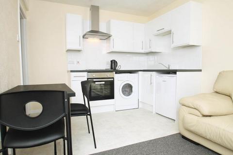 1 bedroom flat to rent, Parkwood Street, Keighley, BD21