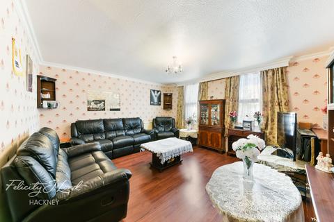 54 Malpas Road, London, E8 1NA