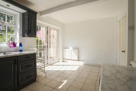 28 Barcheston Road, Birmingham, B29 5HN