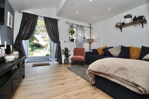 10 Nottidge Road, Ipswich, IP4 2RJ