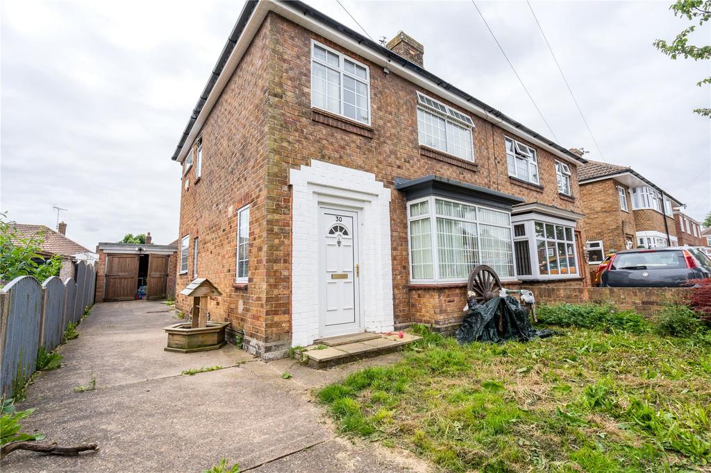 Warwick Avenue, Grimsby, DN33 3 bed semidetached house £120,000
