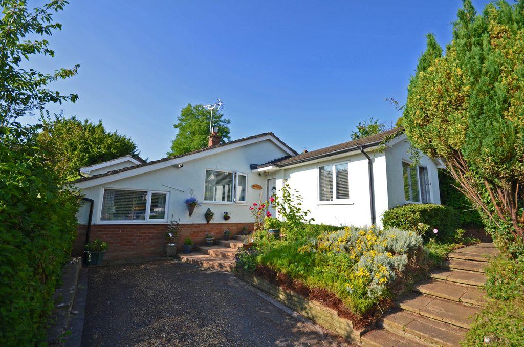 Greenway, Chesham HP5 2BW 3 bed detached bungalow £550,000