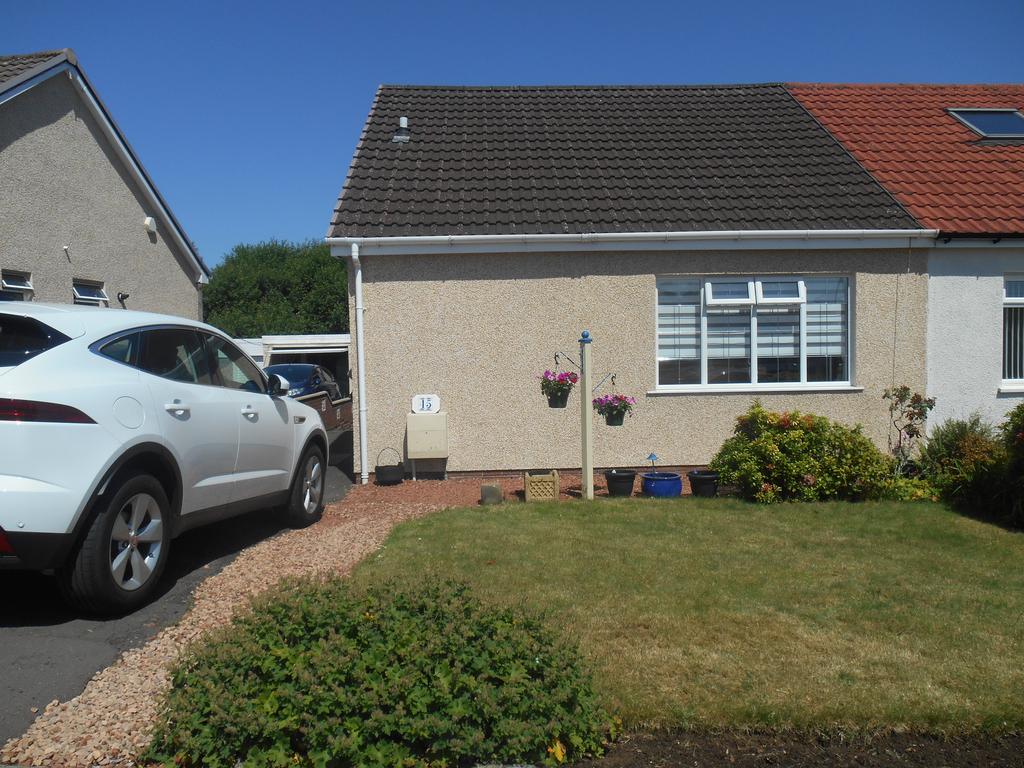 CHERRYTREE CRESCENT, LARKHALL ML9 3 bed semidetached house £152,000