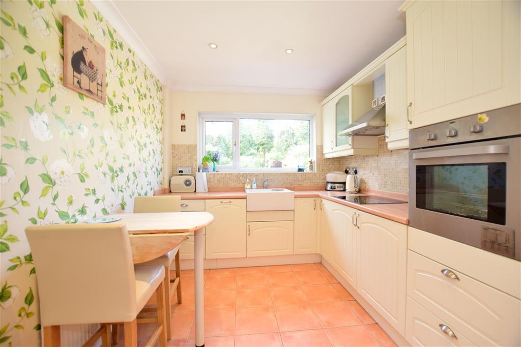 Kitchen/ Breakfast Room