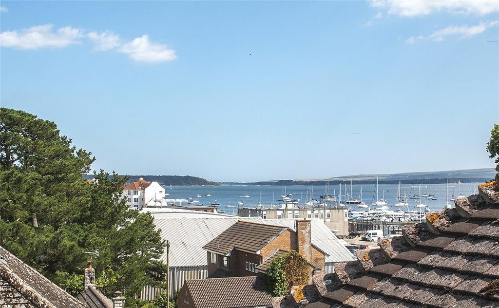Lake Drive, Hamworthy, Poole, Dorset, BH15 5 bed detached house £925,000