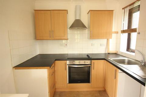 37 Drake Crescent, London, SE28 8PZ