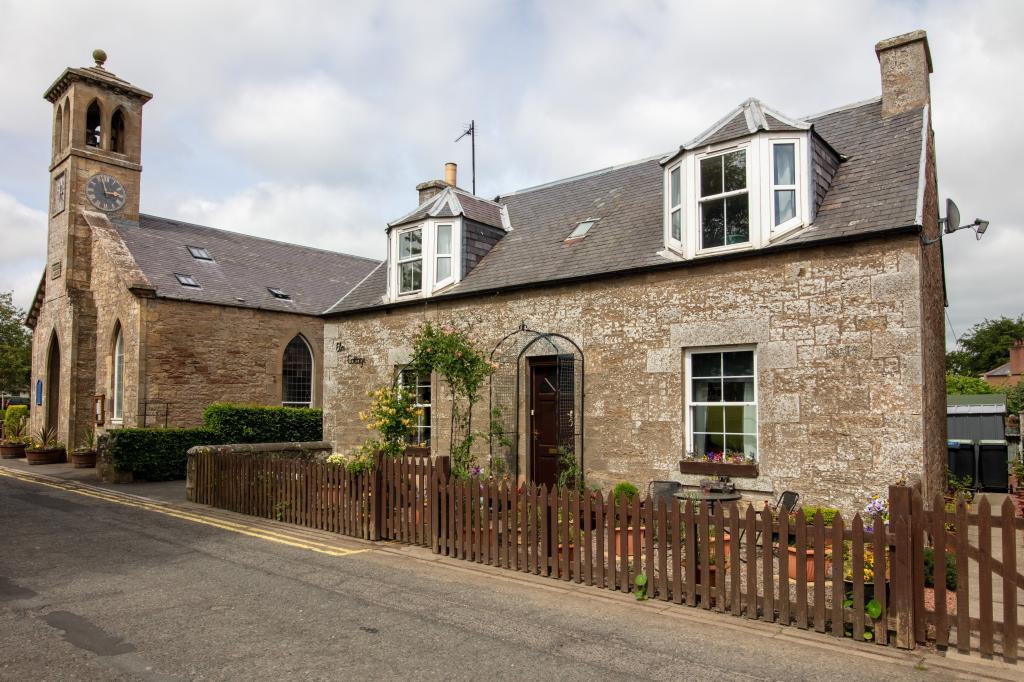 Elm Cottage, Kirkside, Denholm, TD9 8NG 3 bed cottage £260,000
