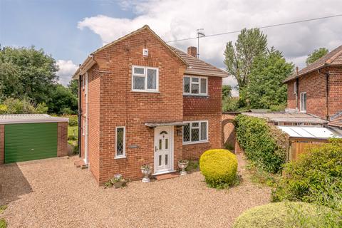 11 Ashleigh Close, Horley, RH6 8AJ