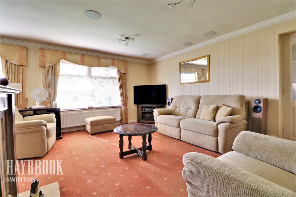 Highcliffe Drive, Swinton 3 bed detached bungalow £240,000