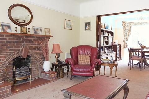 17 Linkside, New Malden, KT3 4LB