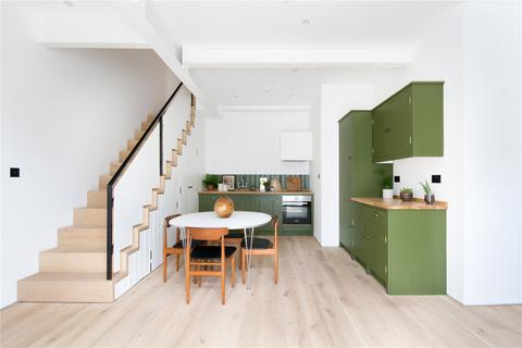 2 bedroom terraced house to rent, Godolphin Road, Shepherds Bush, W12