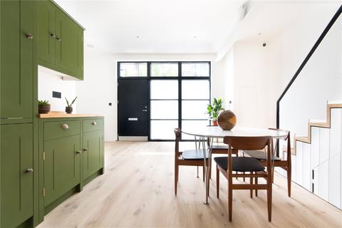 2 bedroom terraced house to rent, Godolphin Road, Shepherds Bush, W12