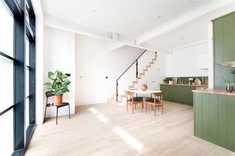 2 bedroom terraced house to rent, Godolphin Road, Shepherds Bush, W12