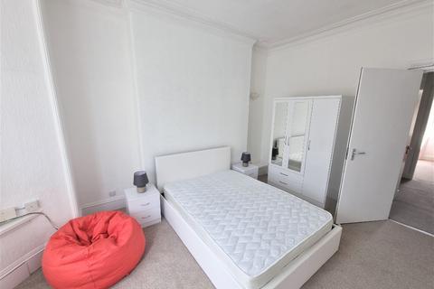 4 bedroom duplex to rent, Erskine Street, Aberdeen, AB24