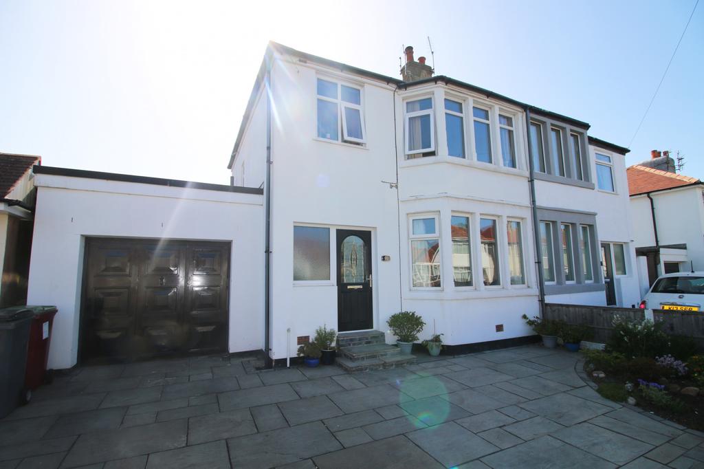 Lockerbie Avenue, 3 bed semidetached house £179,950