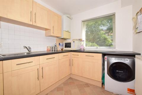 Flat 2, 3 Parrs Close, South Croydon, CR2 0QX