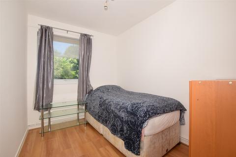 Flat 2, 3 Parrs Close, South Croydon, CR2 0QX