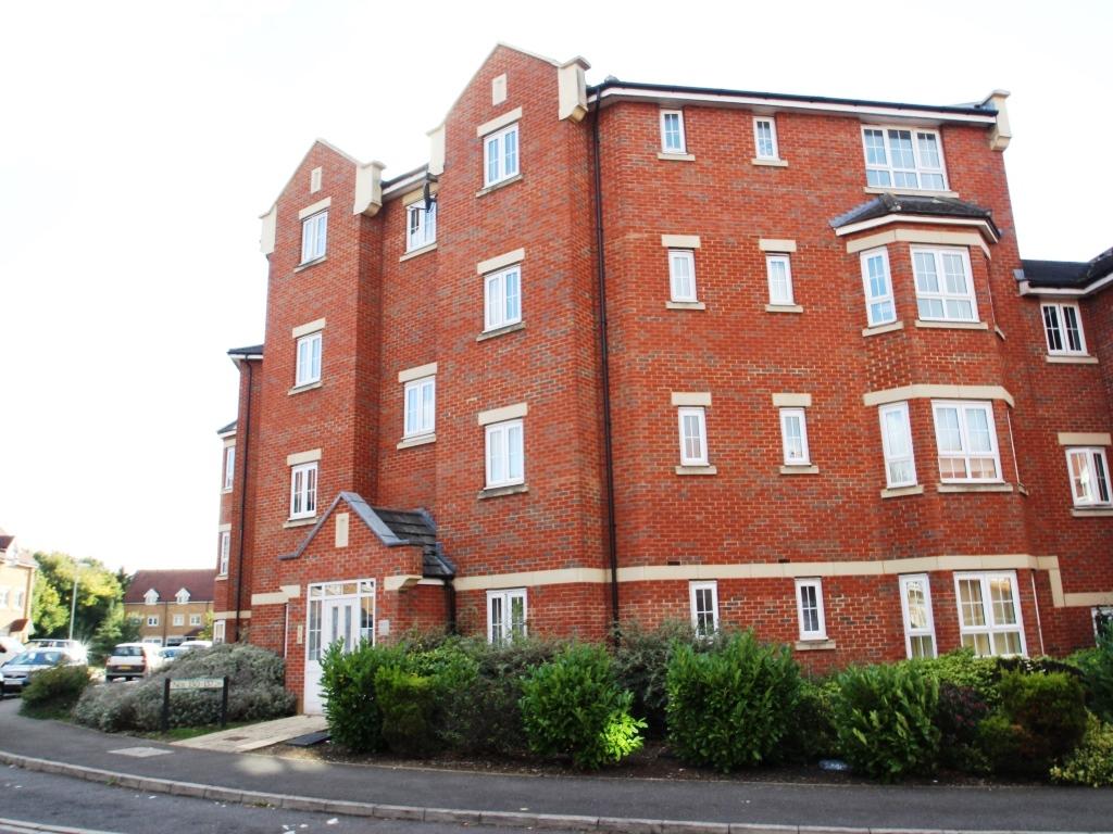 Watling Gardens, Dunstable, LU6 2 bed flat £187,000