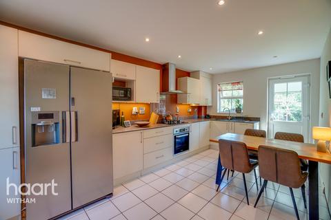 17 Beadle Place, Great Totham, Maldon, CM9 8XJ