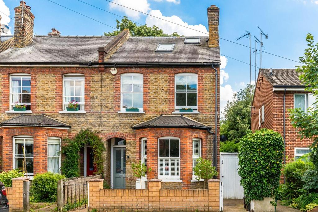 Haggard Road, Twickenham, TW1 4 bed semidetached house £1,350,000