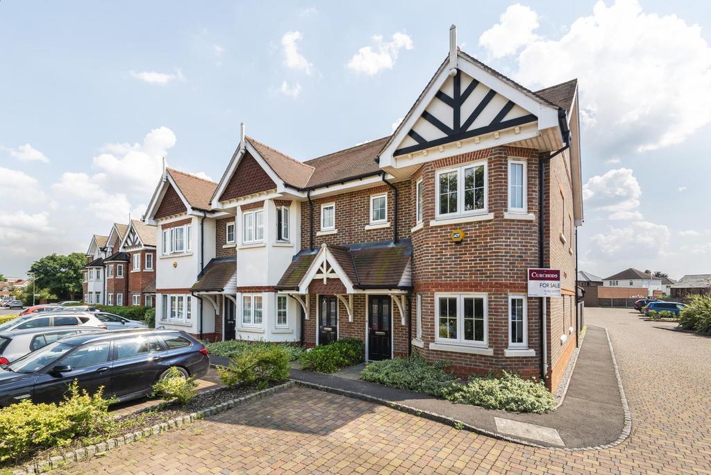 Trenchard Close, Hersham, KT12 4 bed townhouse £695,000