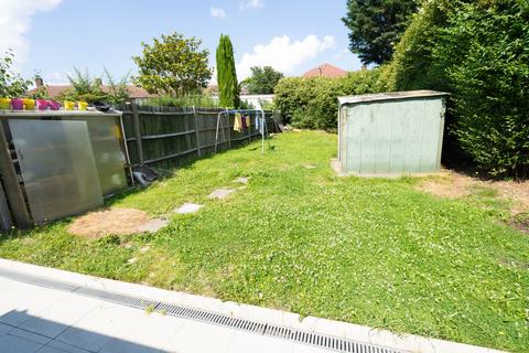 26a Mansel Close, Slough, SL2 5UG