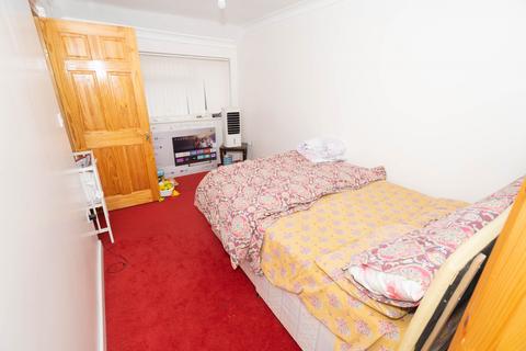 26a Mansel Close, Slough, SL2 5UG