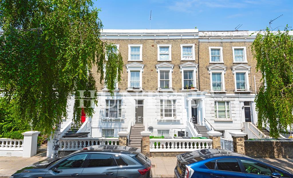 Belsize Road, London, NW6 4BG 3 bed flat £2,800 pcm (£646 pw)