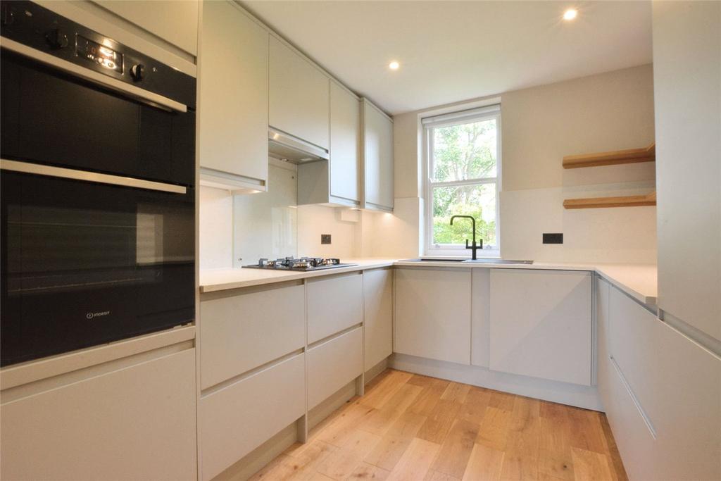 Heathfield House, Eliot Place, Blackheath, London, SE3 2 bed apartment