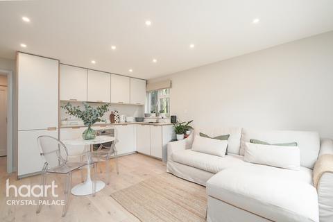 11 Sheldon Close, London, SE20 8LU