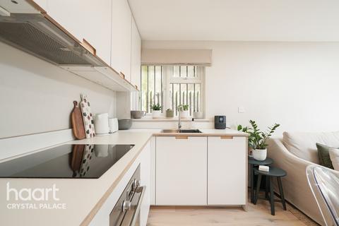 11 Sheldon Close, London, SE20 8LU