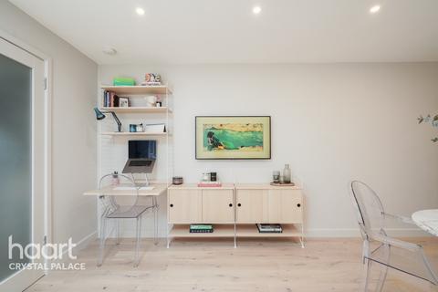 11 Sheldon Close, London, SE20 8LU
