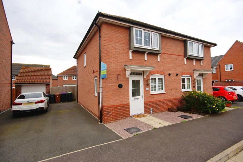 Vespasian Way, North Hykeham 3 bed semidetached house £950 pcm (£219 pw)