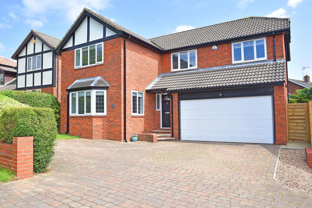 Yew Tree Lane, Harrogate 5 bed detached house £2,600 pcm (£600 pw)