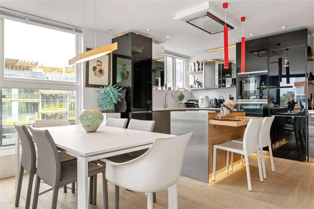 Kitchen/Dining Area