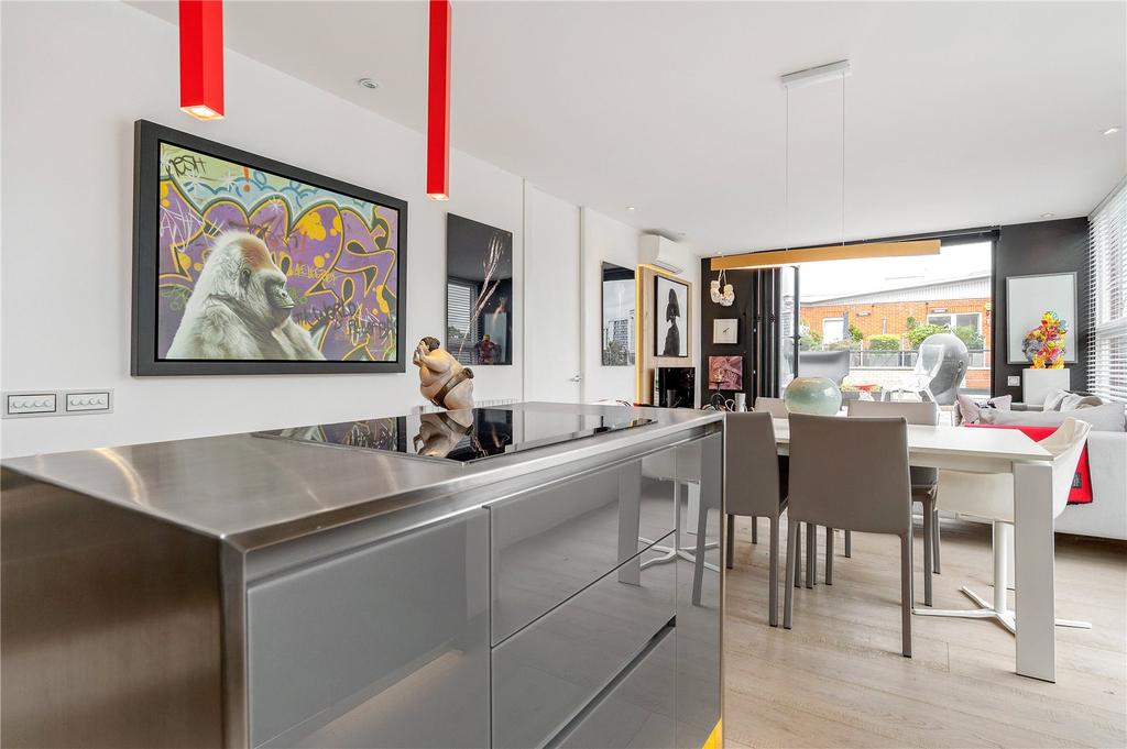 Kitchen/Dining Area