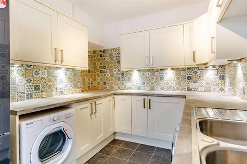 8 Archer Road, Penarth, CF64 3LS