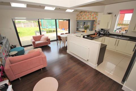 88 Bishops Road, Whitchurch, Cardiff, CF14 1LY