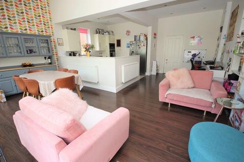 88 Bishops Road, Whitchurch, Cardiff, CF14 1LY